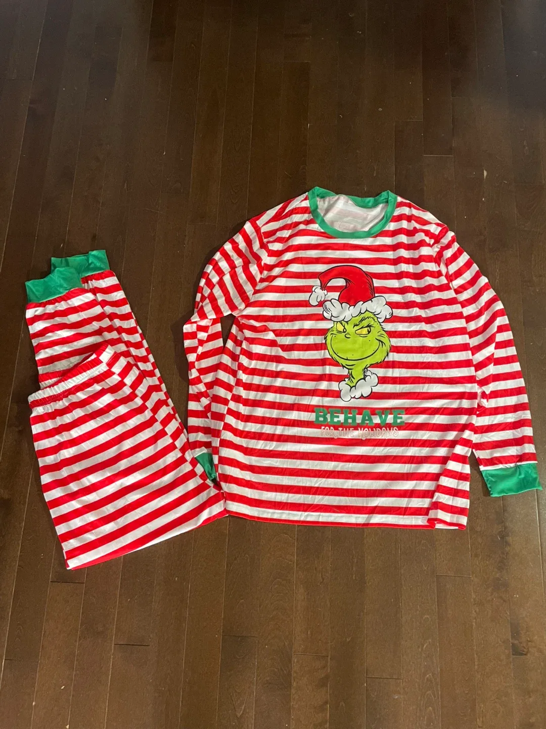 Ladies Grinch Holiday Pajama Set - XL