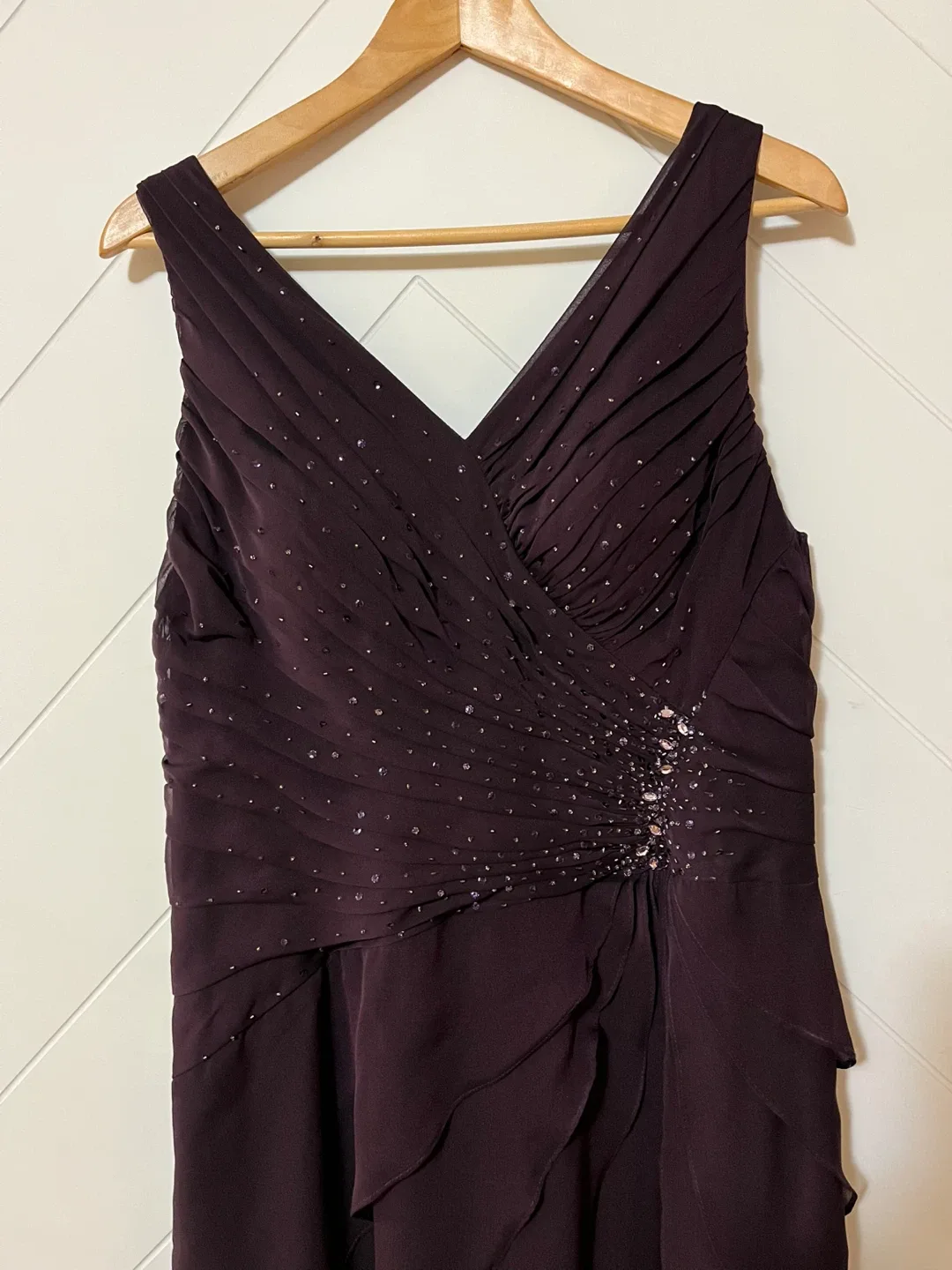 Beautiful Formal Dress with Shawl Size 8-10 image indicator(4)