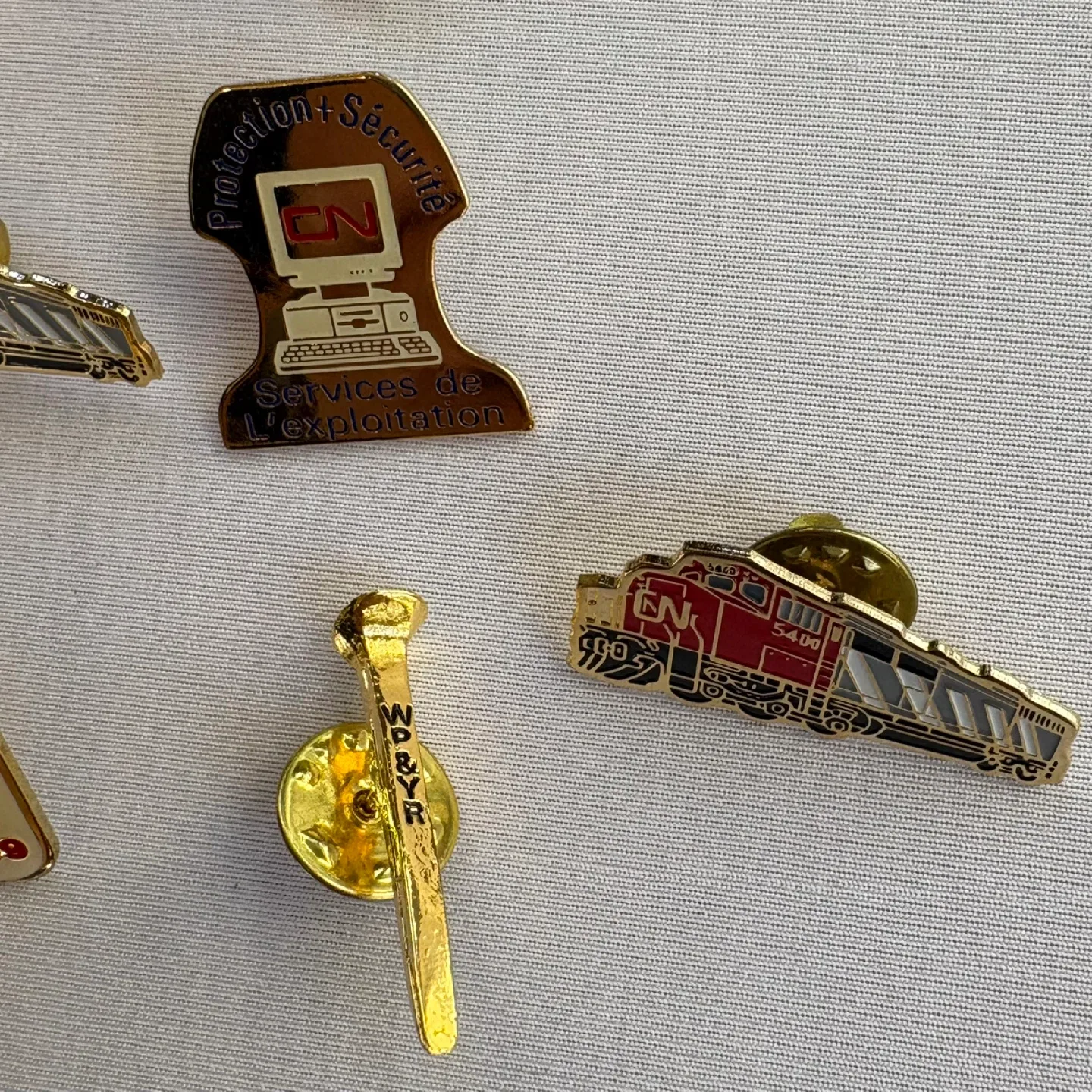 Vintage Canadian Railway Pin Lot CN Via Rail Railway Memorabilia image indicator(4)