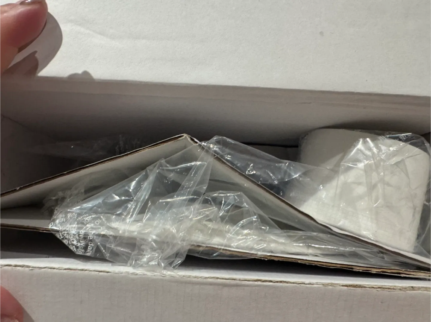 Brand New Vera Wang Wedgwood blanc sur blanc  5PC Set image indicator(4)