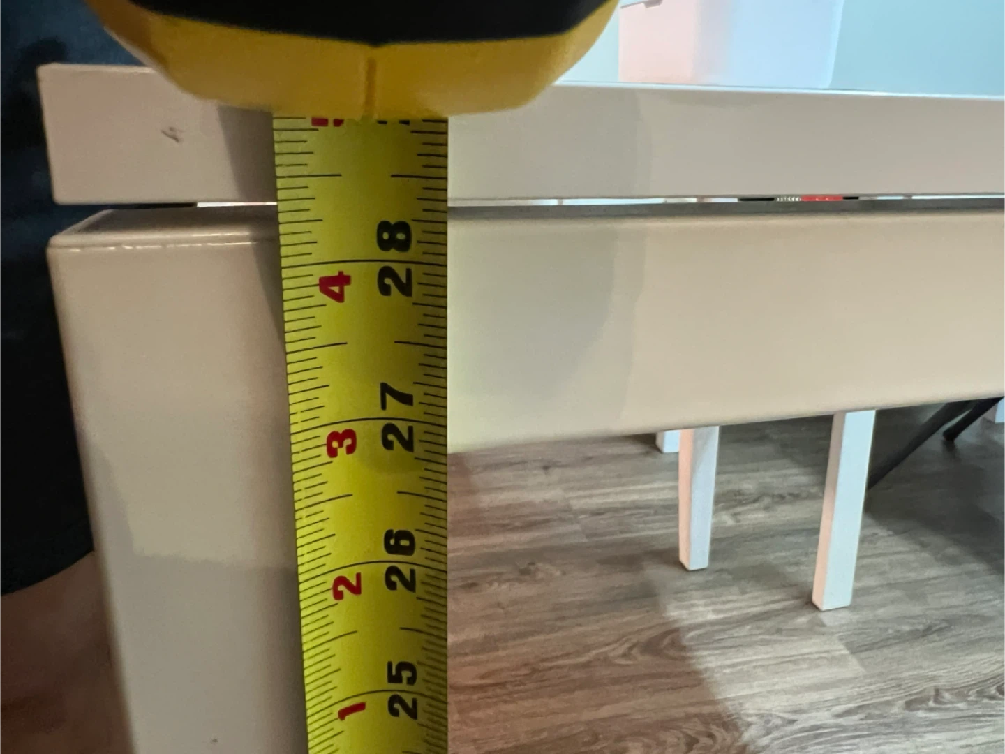 White Square Table (28x28 inches) - photo 4