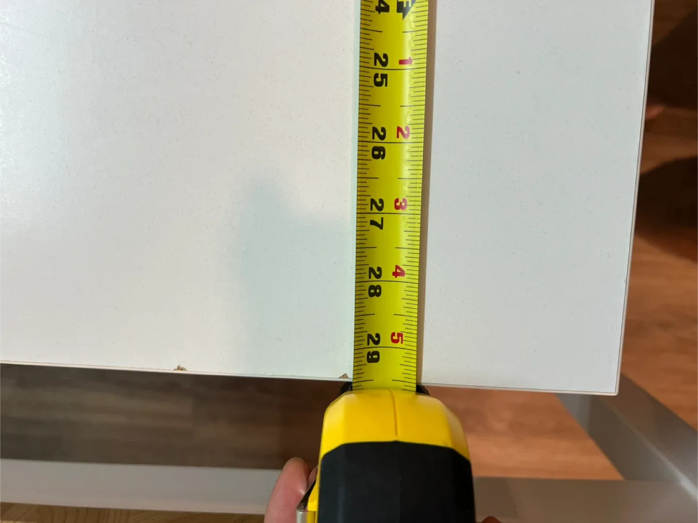 White Square Table (28x28 inches) image indicator(3)