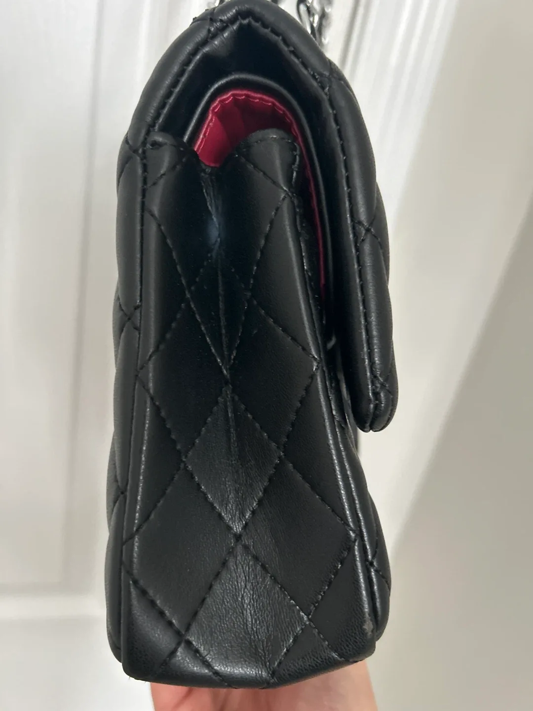 Chanel Black Quilted Leather Handbag image indicator(4)