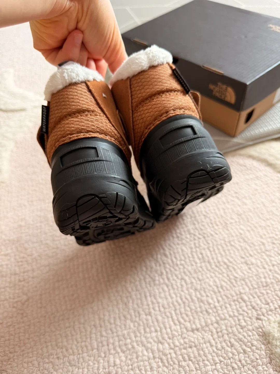 The North Face Toddler Alpenglow II Boots - Size 7 image indicator(4)