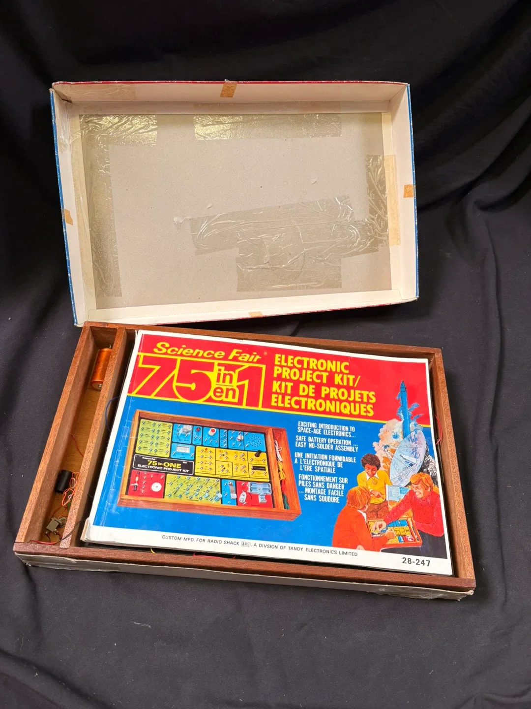 #cleanout Vintage Science Fair 75-in-1 Electronic Project Kit image indicator(4)