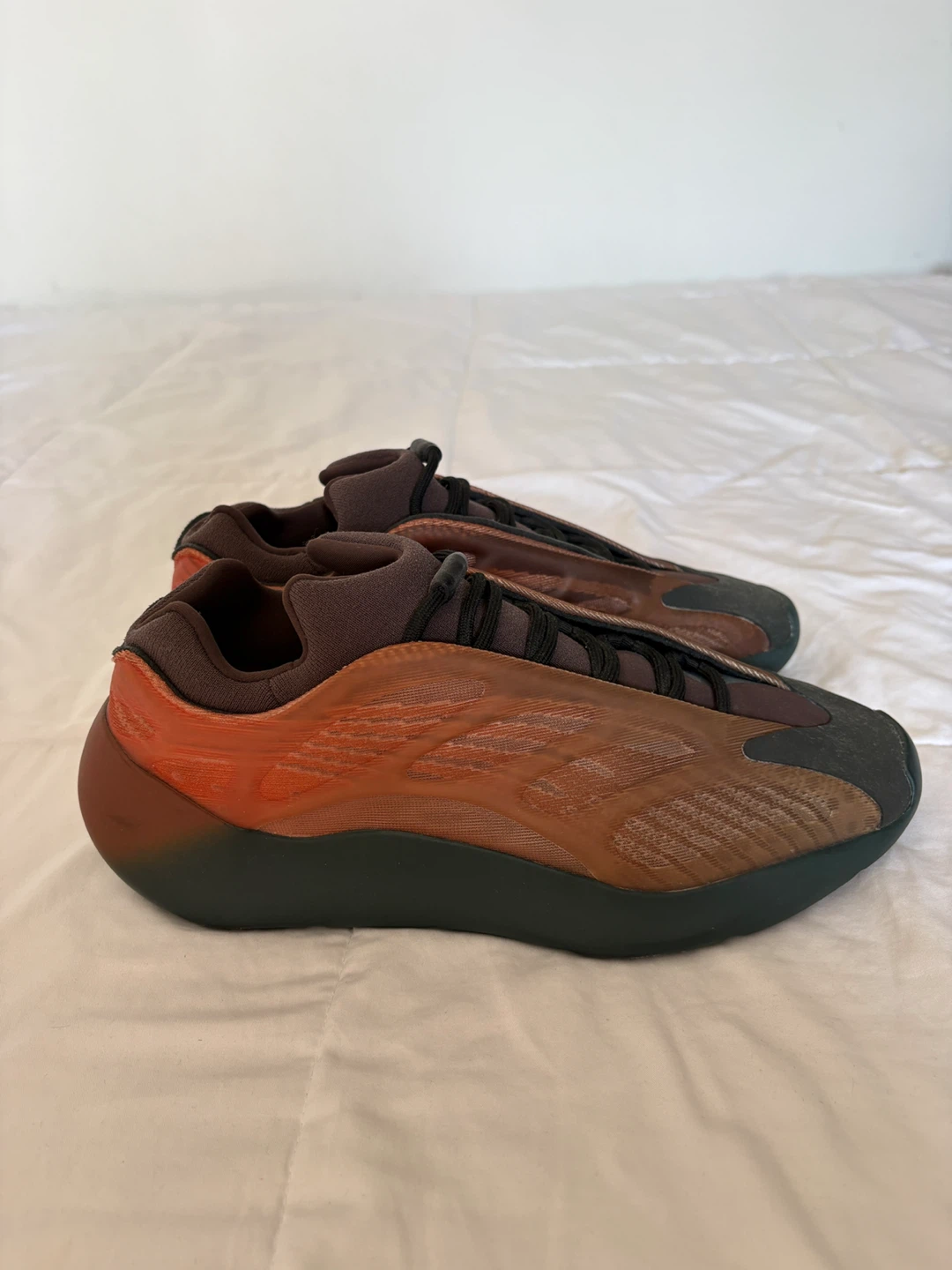 Adidas Yeezy 700 V3 ‘Copper Fade’ 11.5 $80 - photo 2