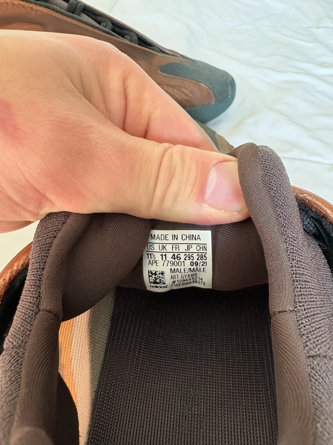 Adidas Yeezy 700 V3 ‘Copper Fade’ 11.5 $80 - photo 5