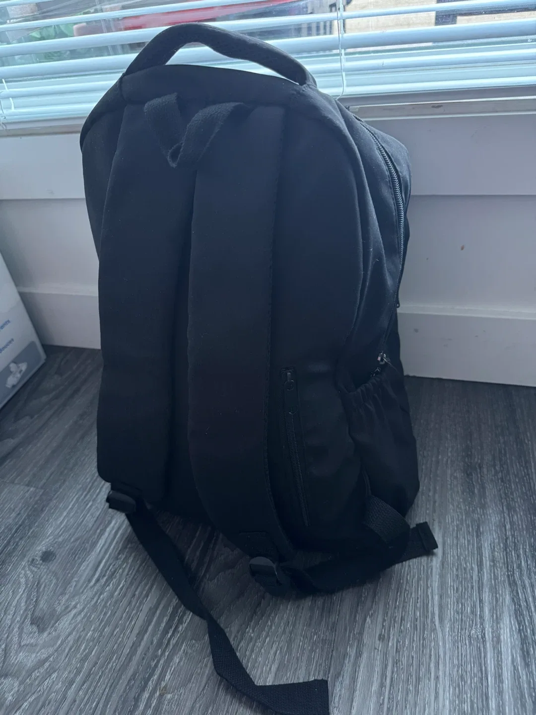 Black Backpack image indicator(3)