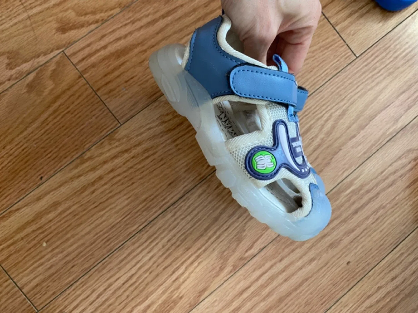 Wichuang Kids blue sandals Size 8 image indicator(2)