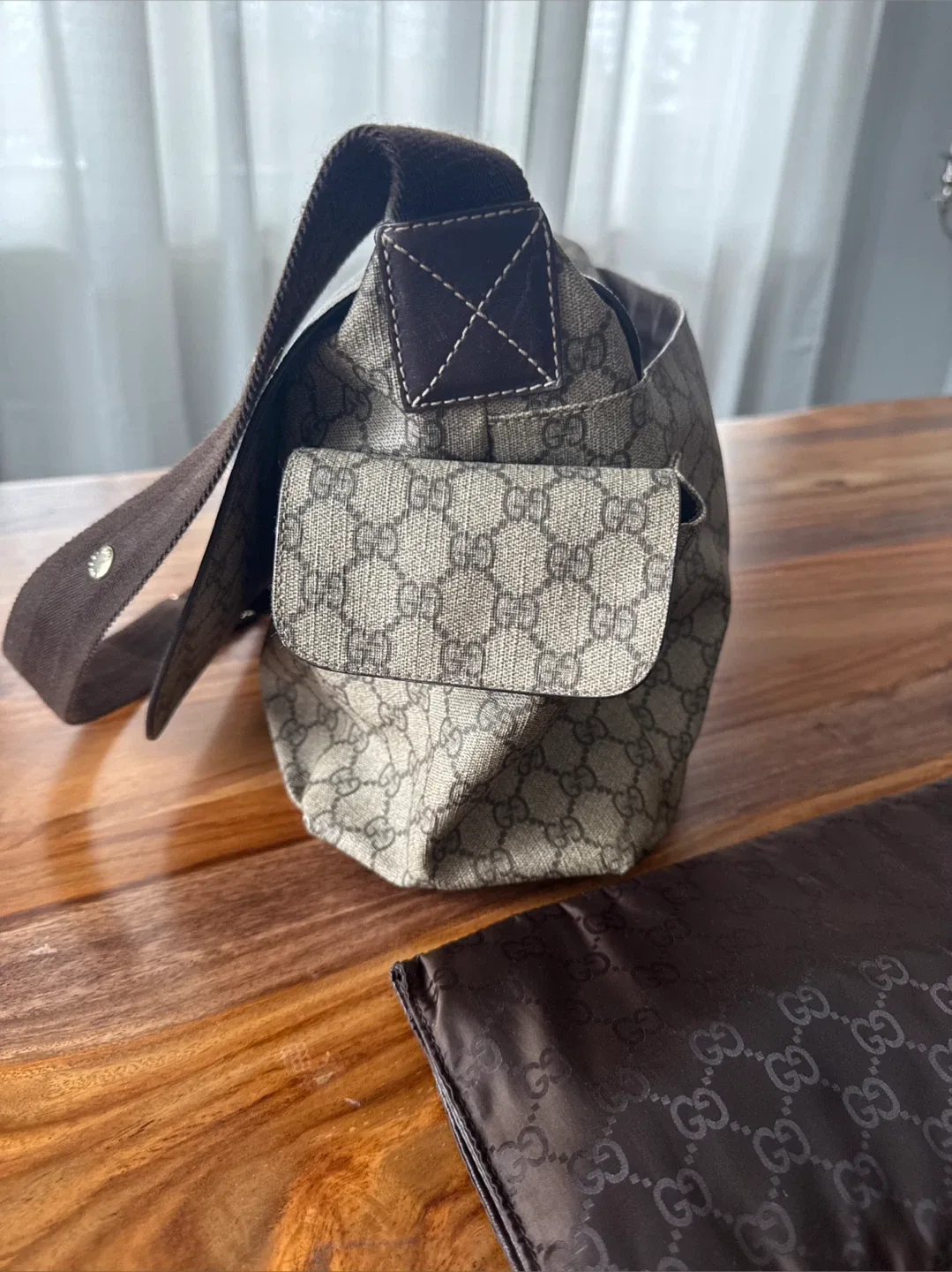 Gucci GG Beige Bag image indicator(3)