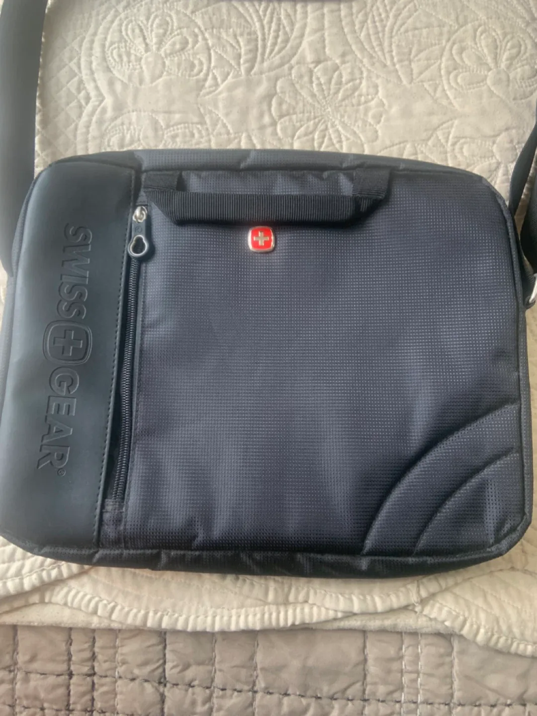 New Swiss Gear Ultra Slim Laptop 14 Case image indicator(3)