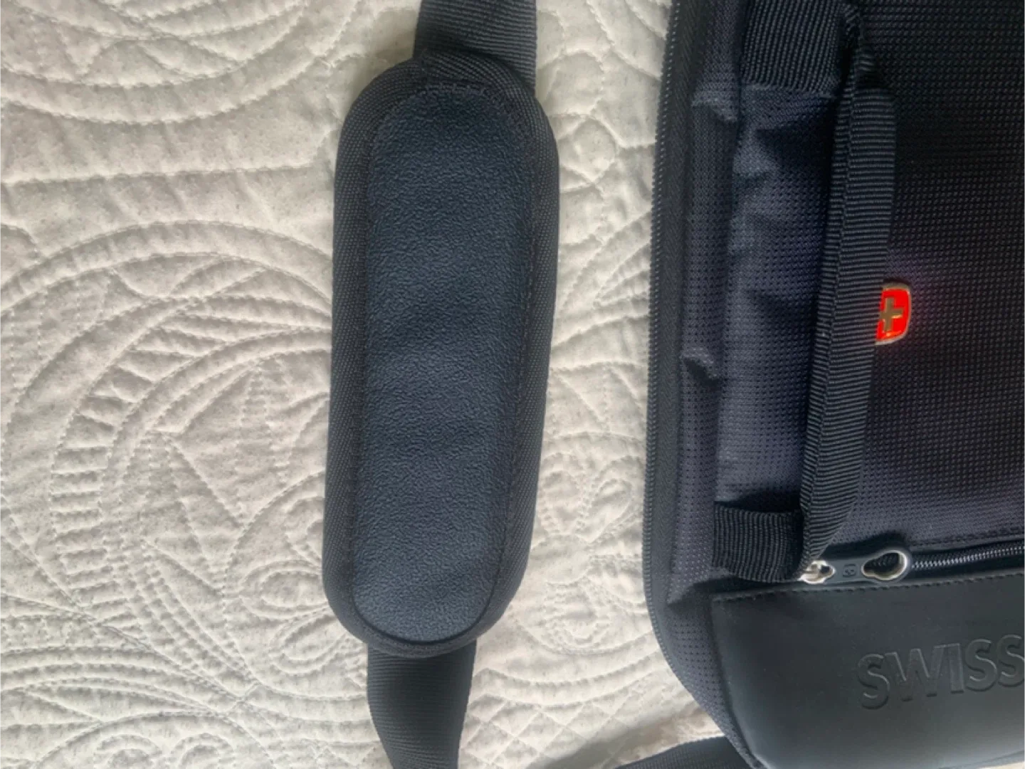 New Swiss Gear Ultra Slim Laptop 14 Case image indicator(7)