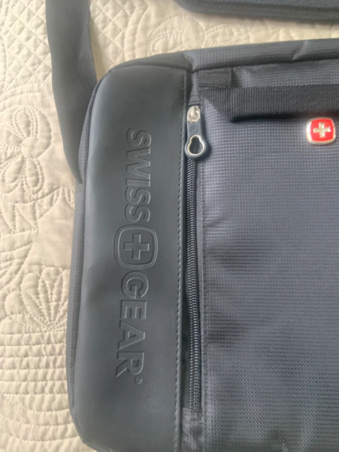 New Swiss Gear Ultra Slim Laptop 14 Case image indicator(8)