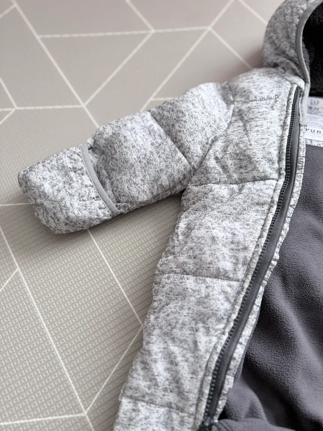 GAP Baby Snowsuit 18-24 Months image indicator(6)