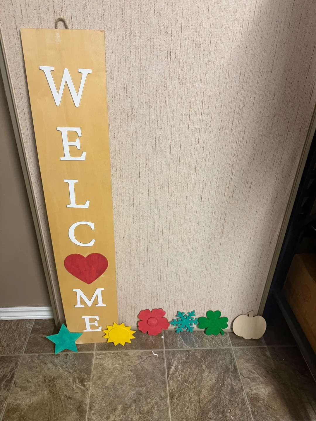 Welcome Sign with Interchangeable Icons