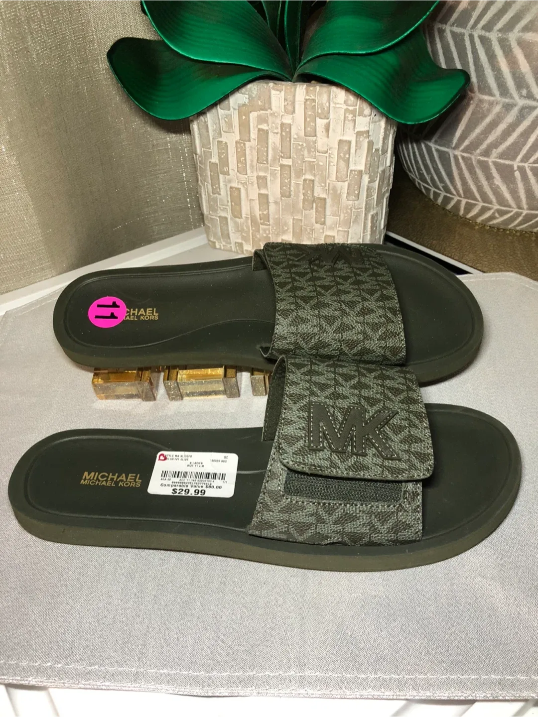 Michael Michael Kors Olive Slides - Size 11 image indicator(2)