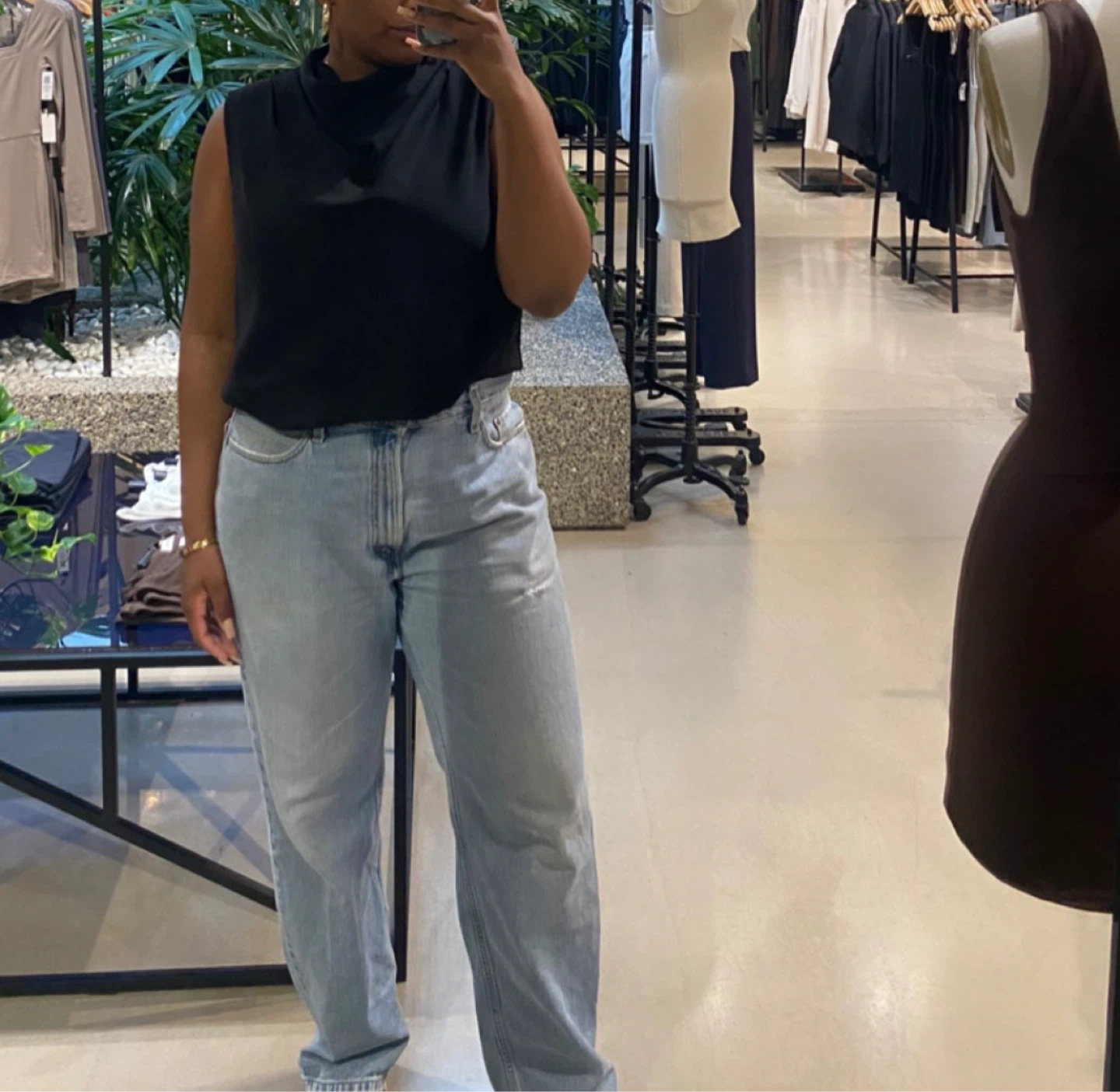 Aritzia Babaton Carter Blouse - Black - photo 3