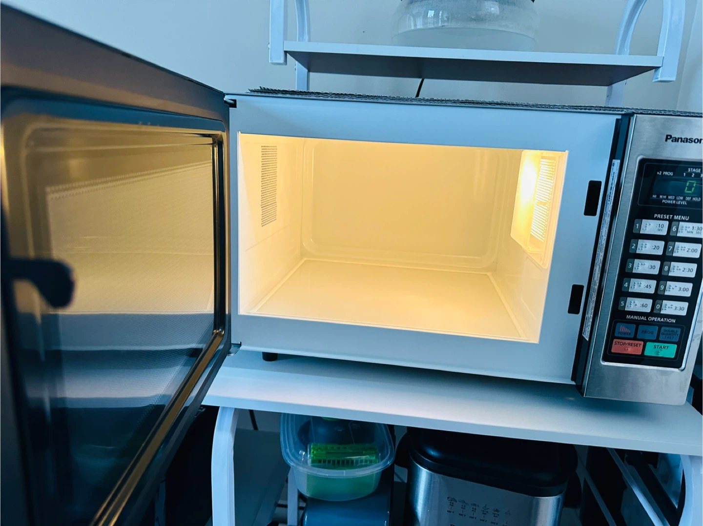 Panasonic NE-1054F Commercial Microwave Oven - photo 2
