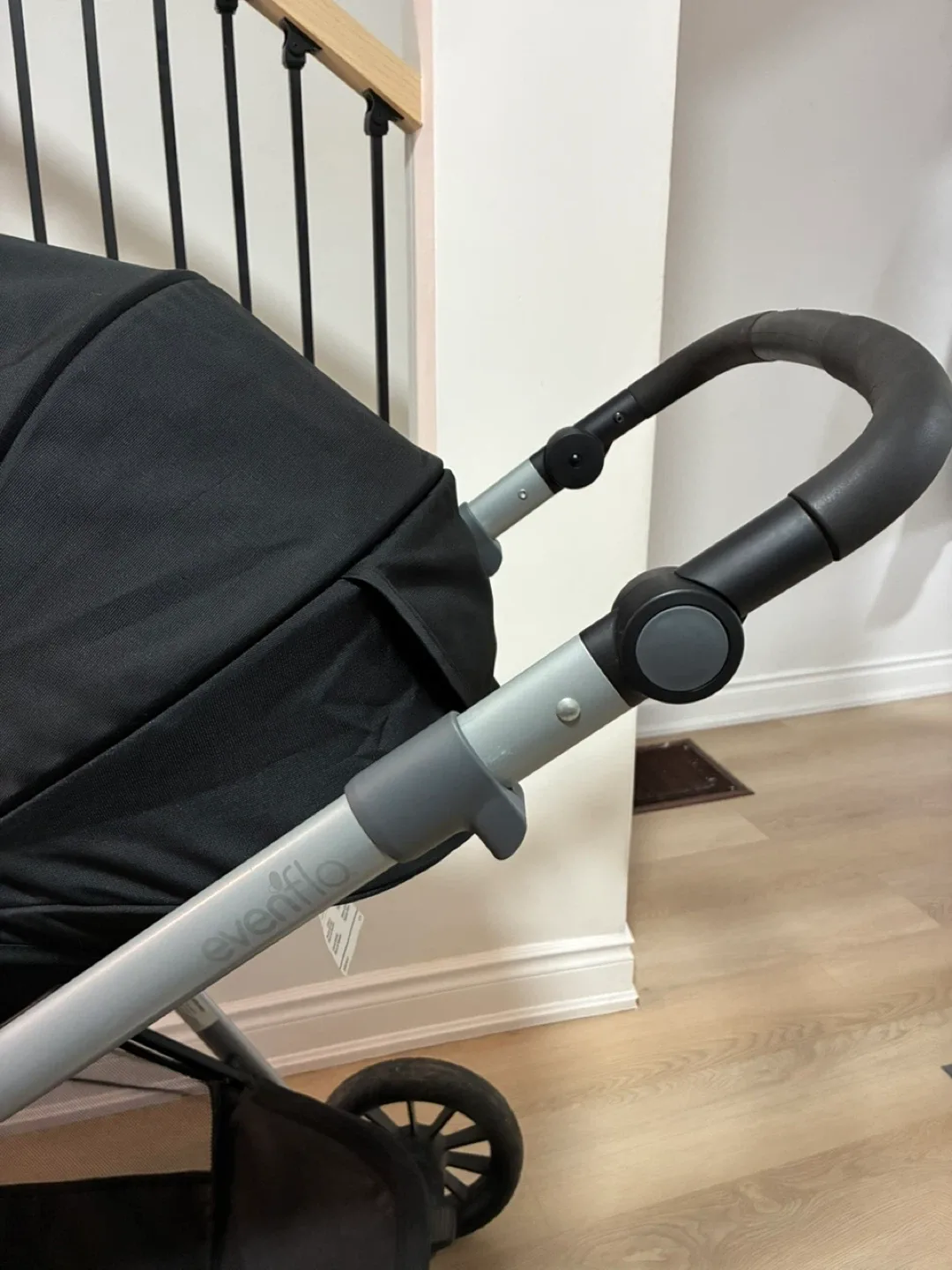 Evenflo Pivot Xpand Stroller - Ayrshire Black image indicator(9)