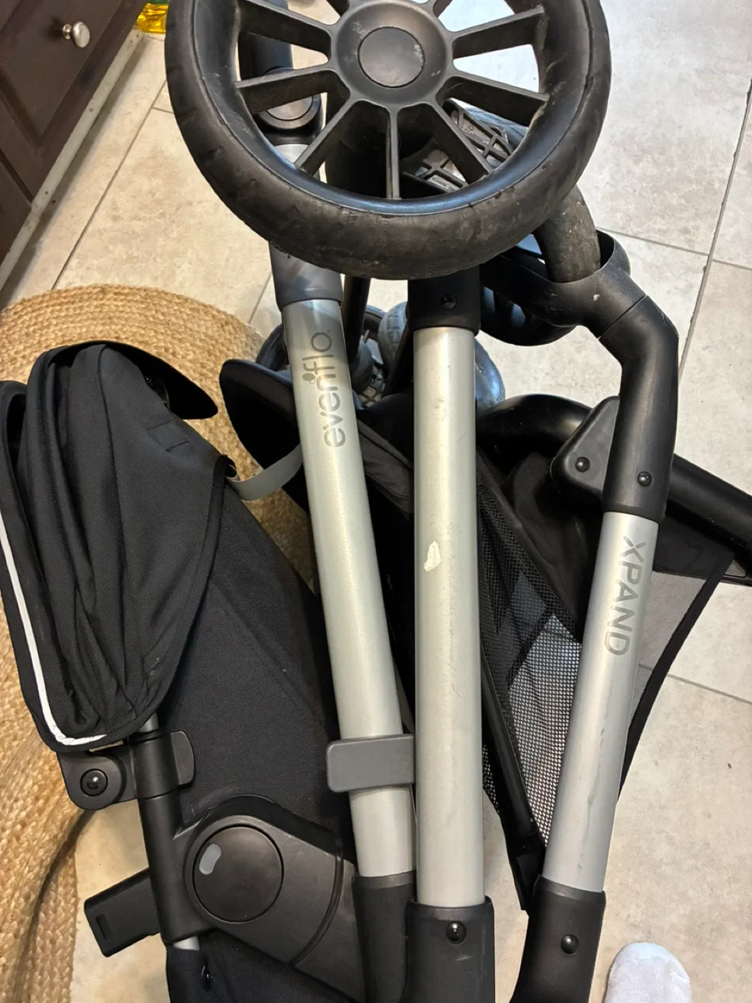 Evenflo Pivot Xpand Stroller - Ayrshire Black image indicator(10)