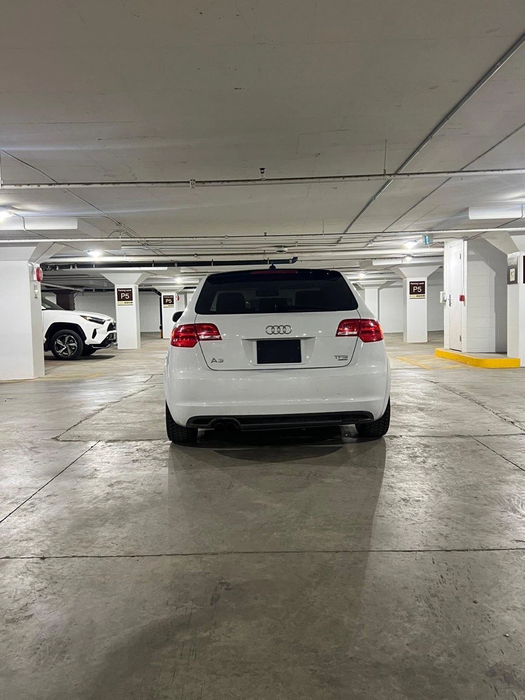 Audi A3 White Hatchback - photo 4