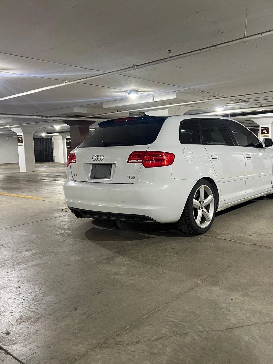 Audi A3 White Hatchback - photo 5