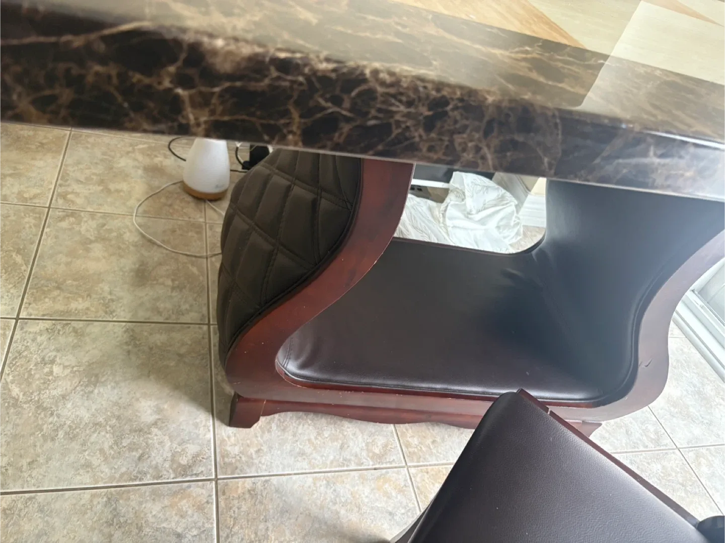 #cleanout Dining Table with 6 Chairs image indicator(3)