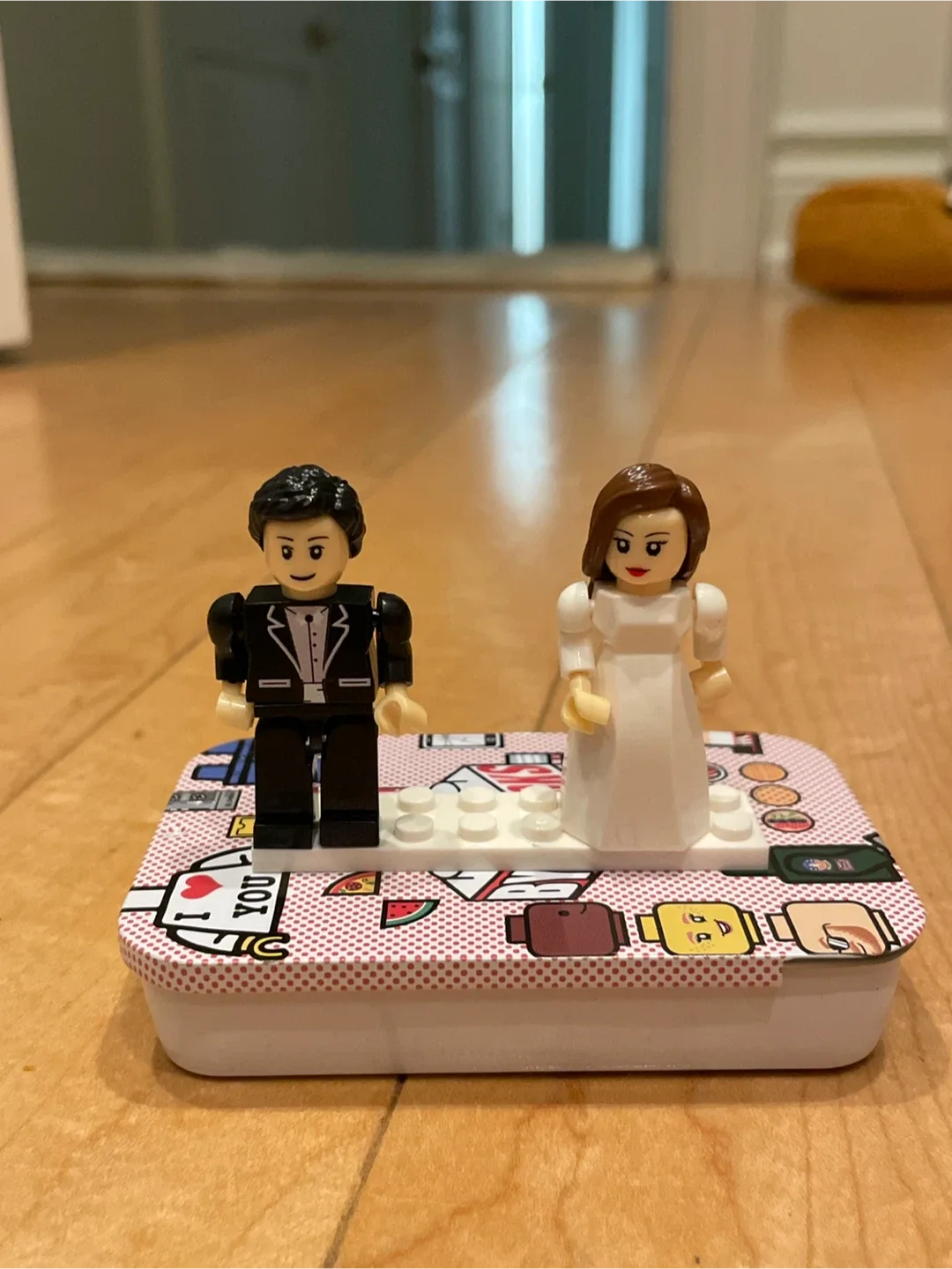 New Byron Bricks Bride & Groom Lego figures