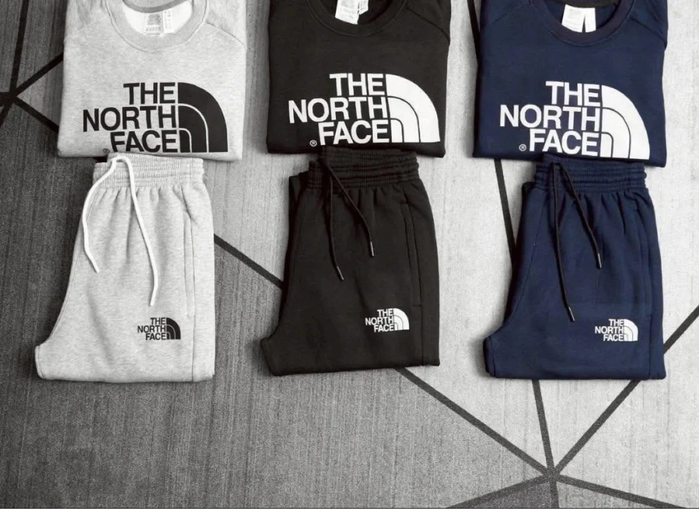 Very Fabulous Quality The North Face Sweatshirt & Pants Set