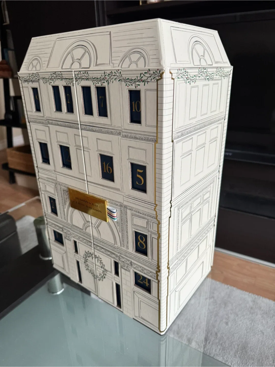 Hudson's Bay 25 Days of Beauty Advent Calendar image indicator(2)