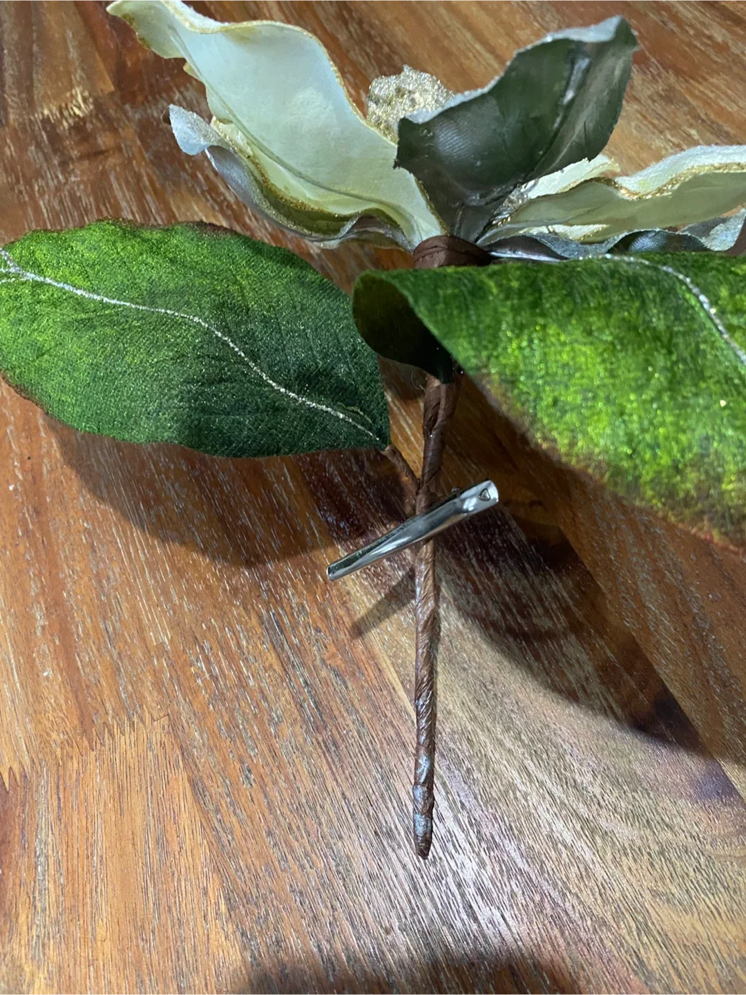 Artificial Magnolia Flower Clip image indicator(2)