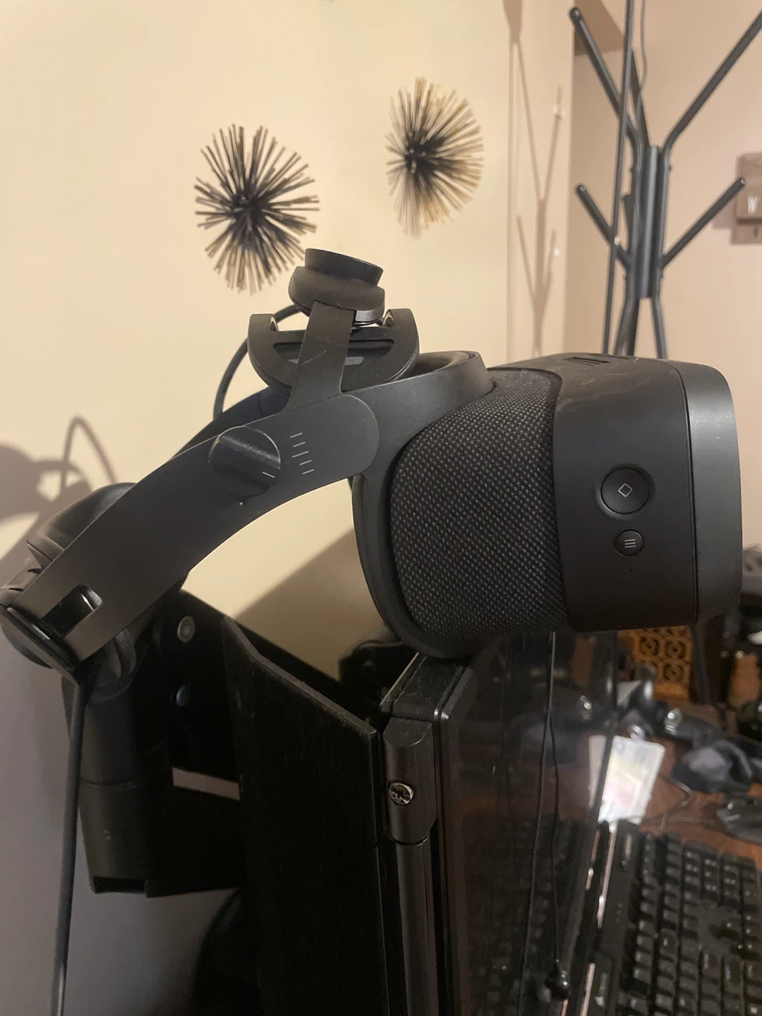Varjo aero VR Headset with one controller - photo 2