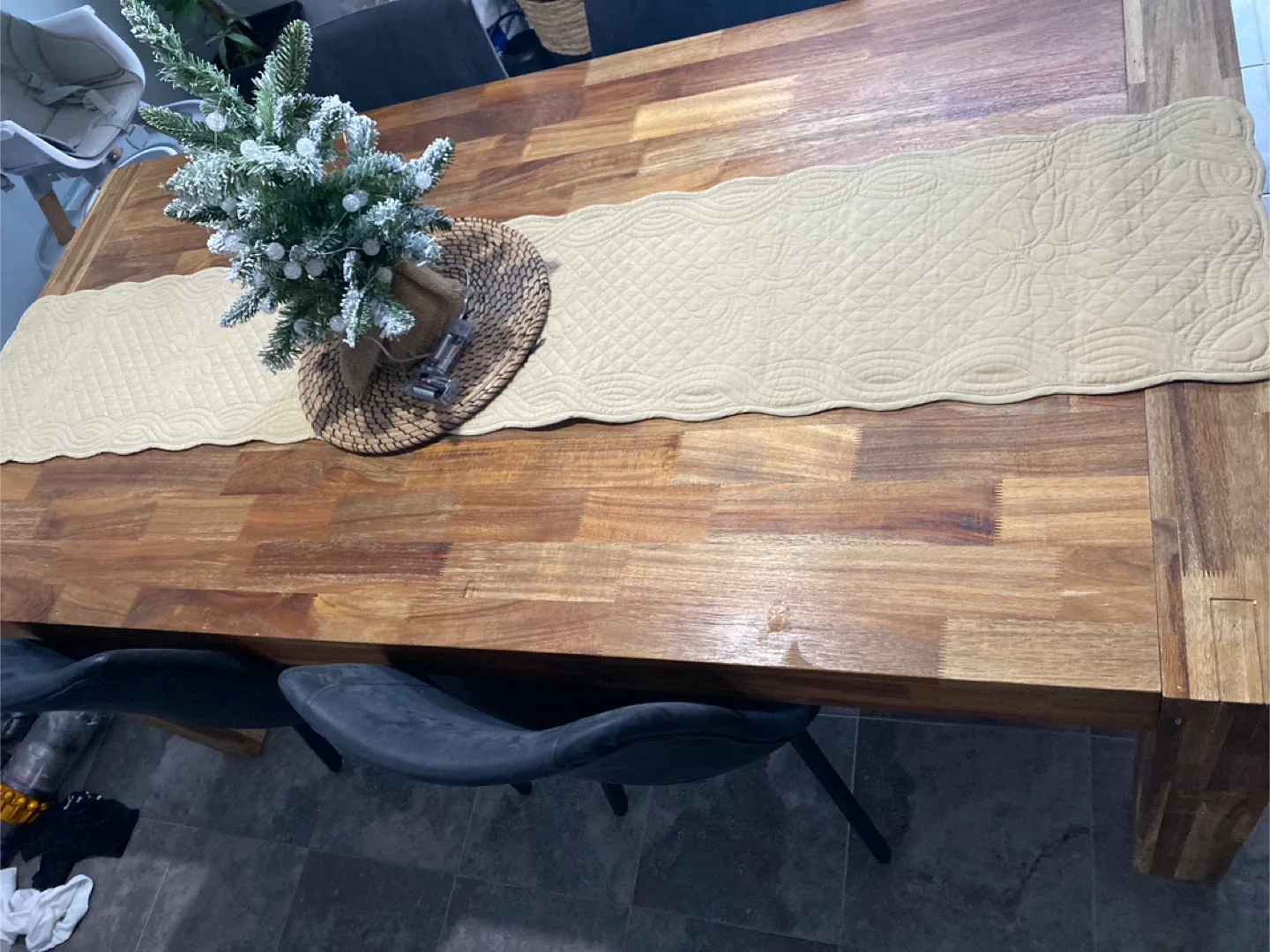 Beige Quilted Table Runner image indicator(2)