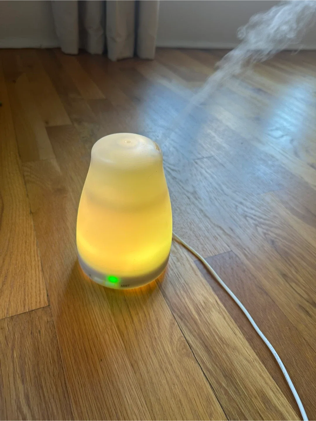 Aroma Diffuser with Color Changing Lights image indicator(3)
