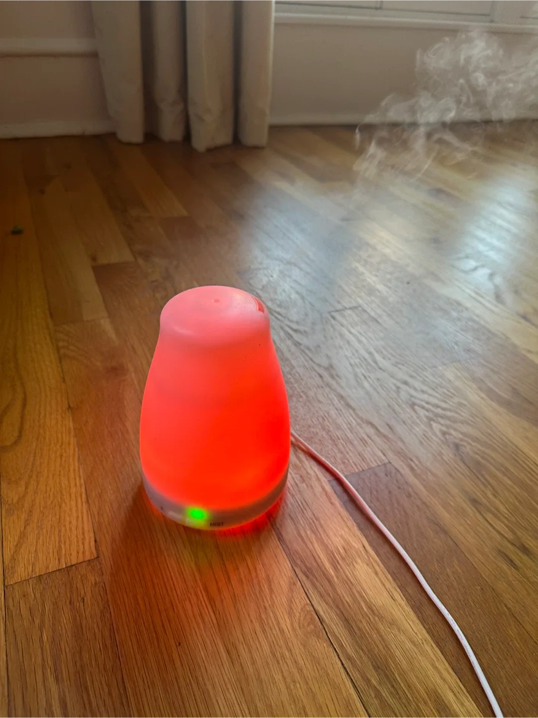 Aroma Diffuser with Color Changing Lights image indicator(2)