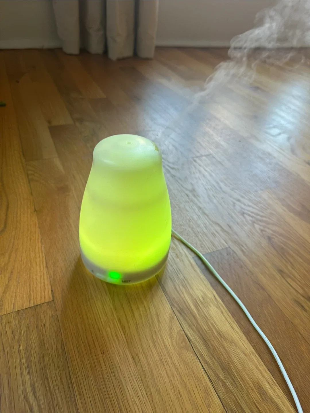 Aroma Diffuser with Color Changing Lights image indicator(4)