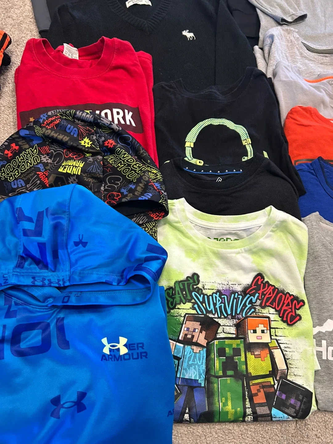 Boys' Clothing Bundle size 10-12 image indicator(2)