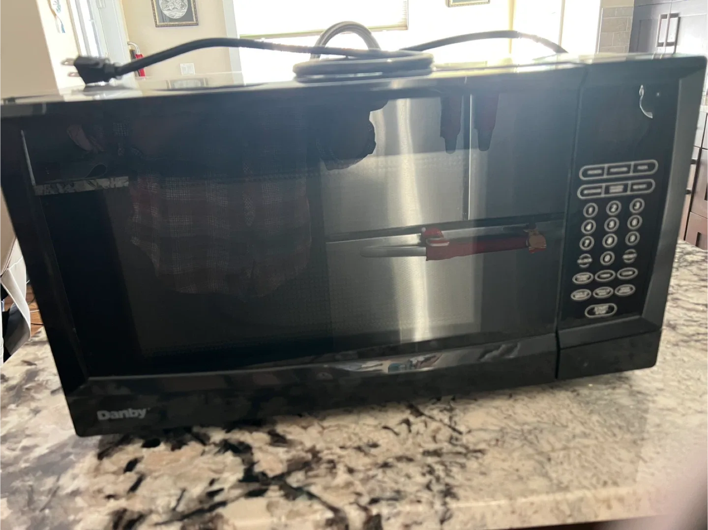 Danby Microwave Oven - Black