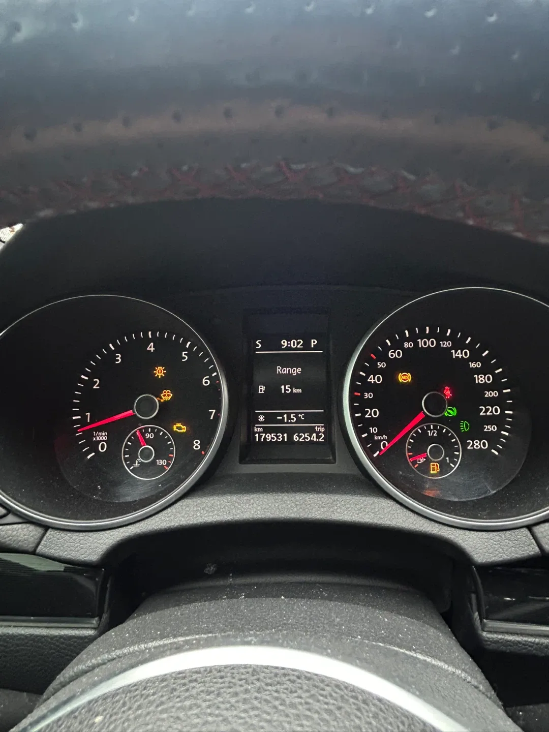 2010 Volkswagen Golf Hatchback big turbo image indicator(5)