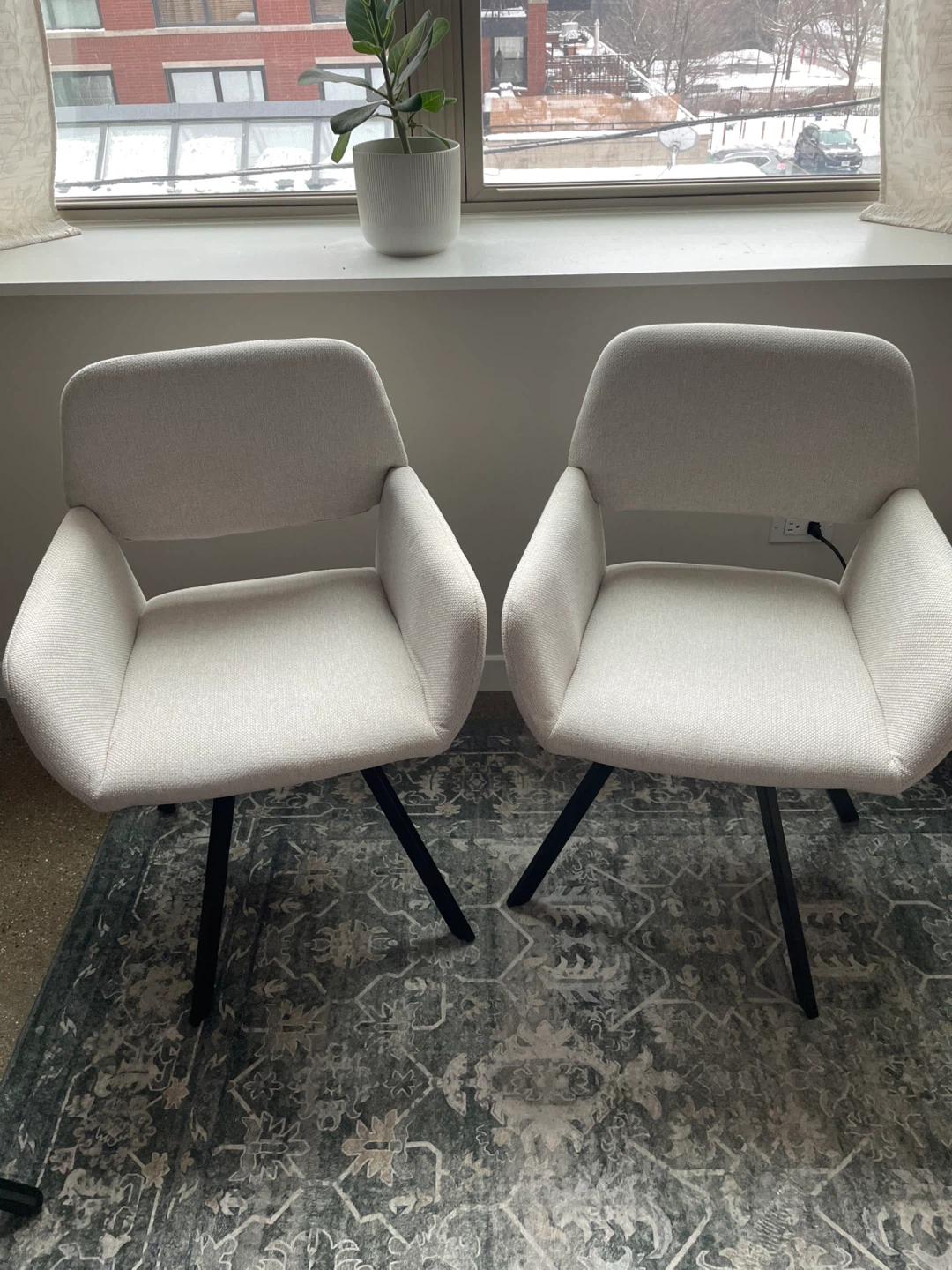 Set of 2 chairs- Modern Style #cleanout