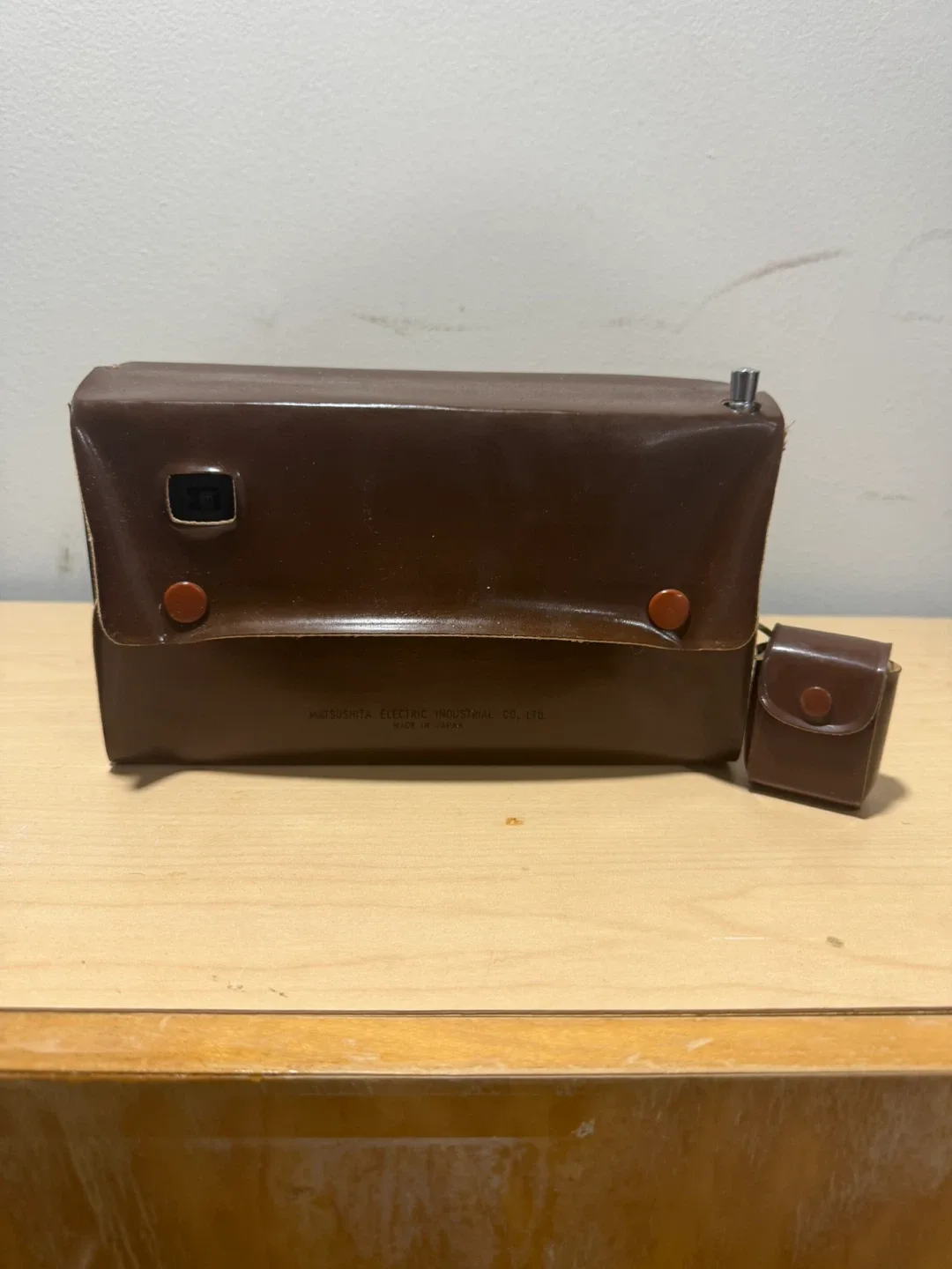 Vintage National Panasonic 3-Band Radio #Cleanout image indicator(3)