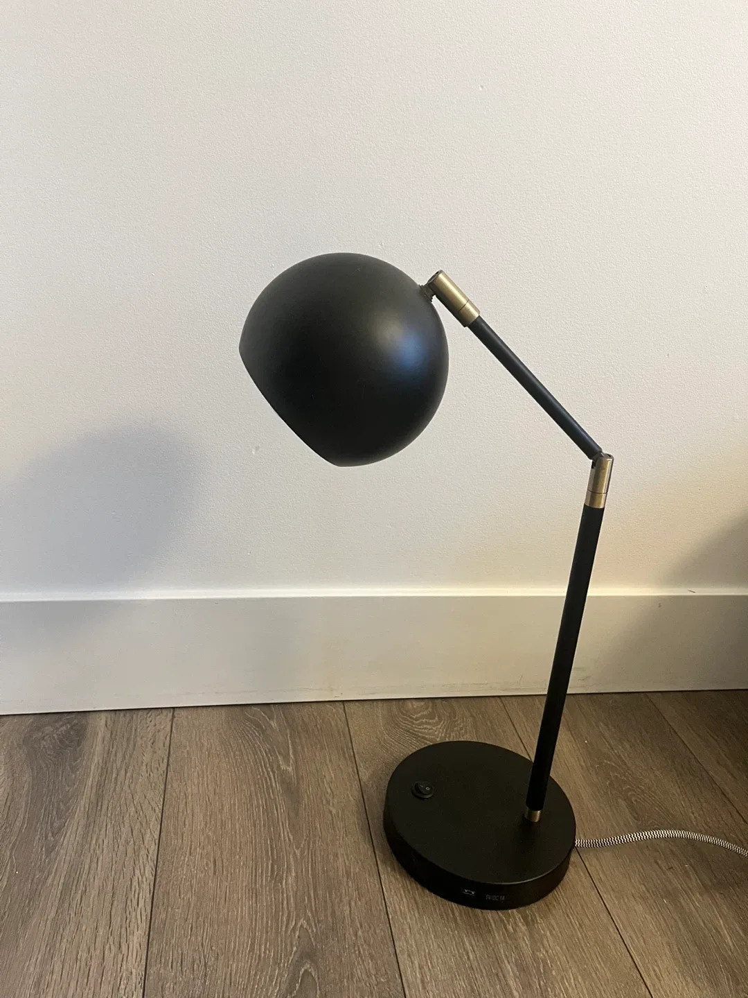 Black Globe Lamp image indicator(4)