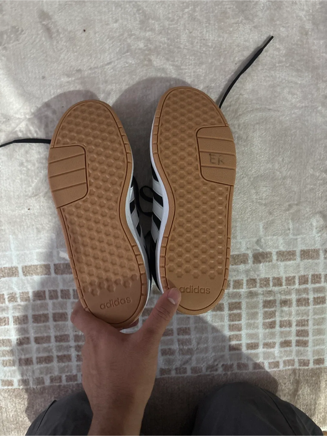 Adidas indoor soccer Shoes - Black & White image indicator(3)