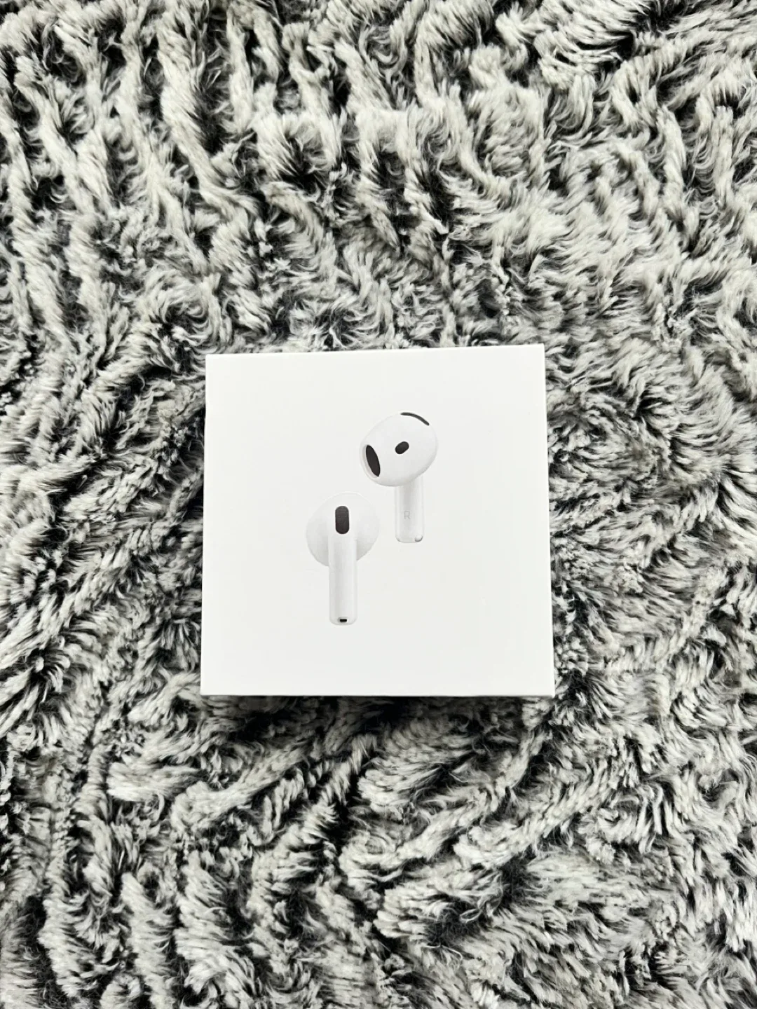 Apple AirPods 4gen with noise cancellation