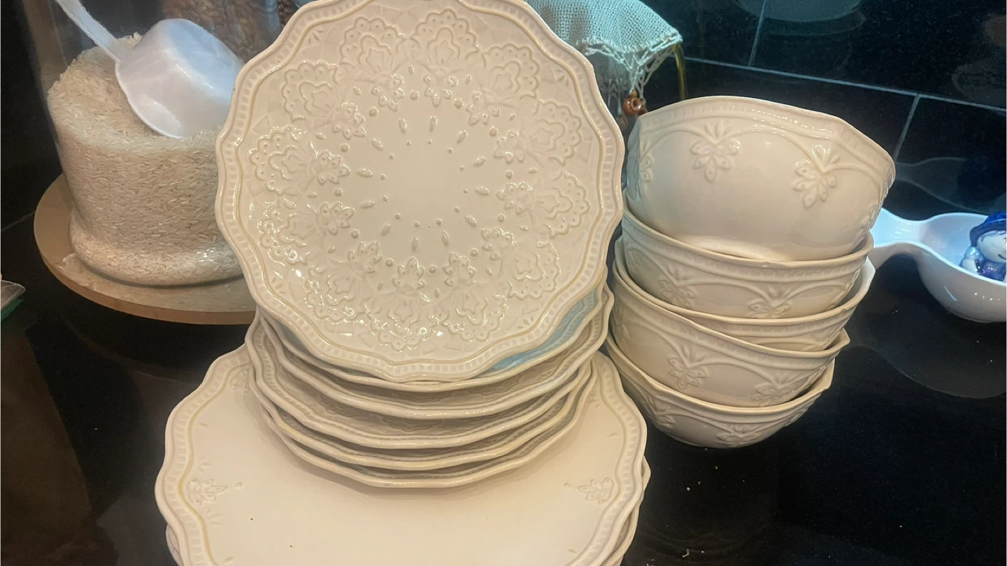 Cream Dinnerware Set (Plates & Bowls)