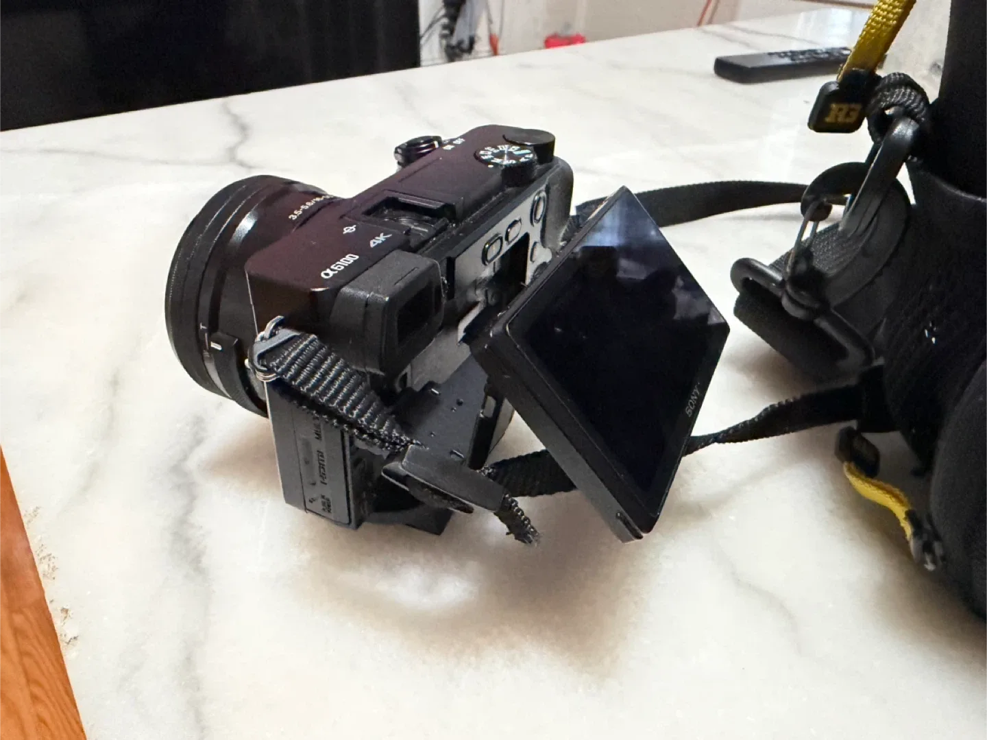 Sony Alpha a6100 Camera with 16-50mm Lens image indicator(4)