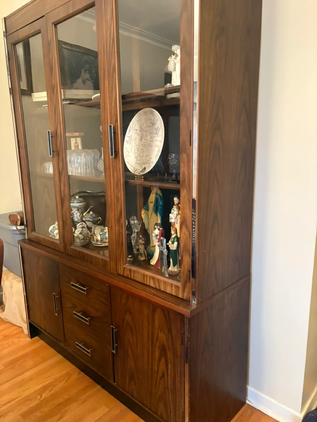 Dining Table and Hutch Set