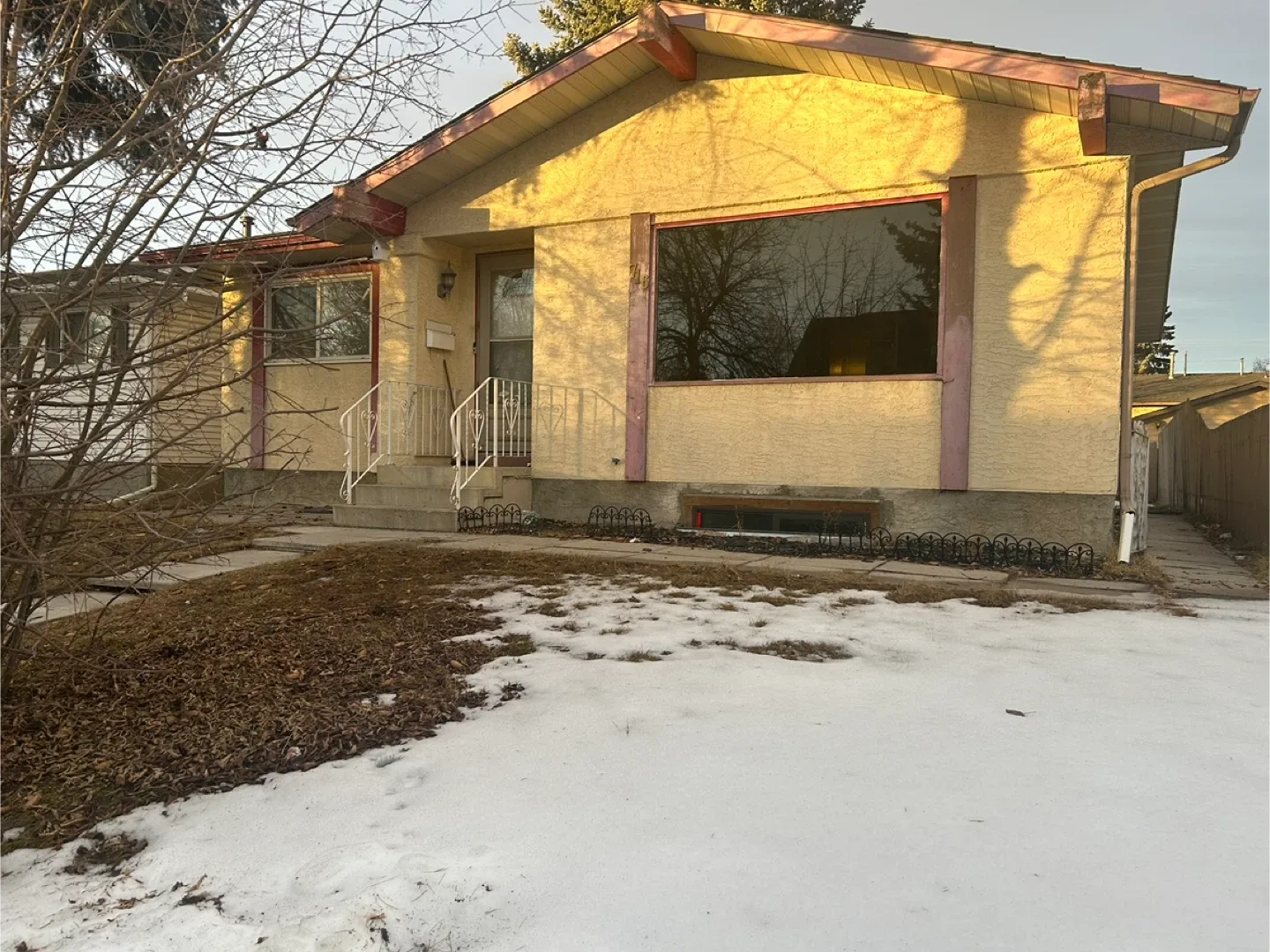 3 bedroom 1 bathroom main floor home