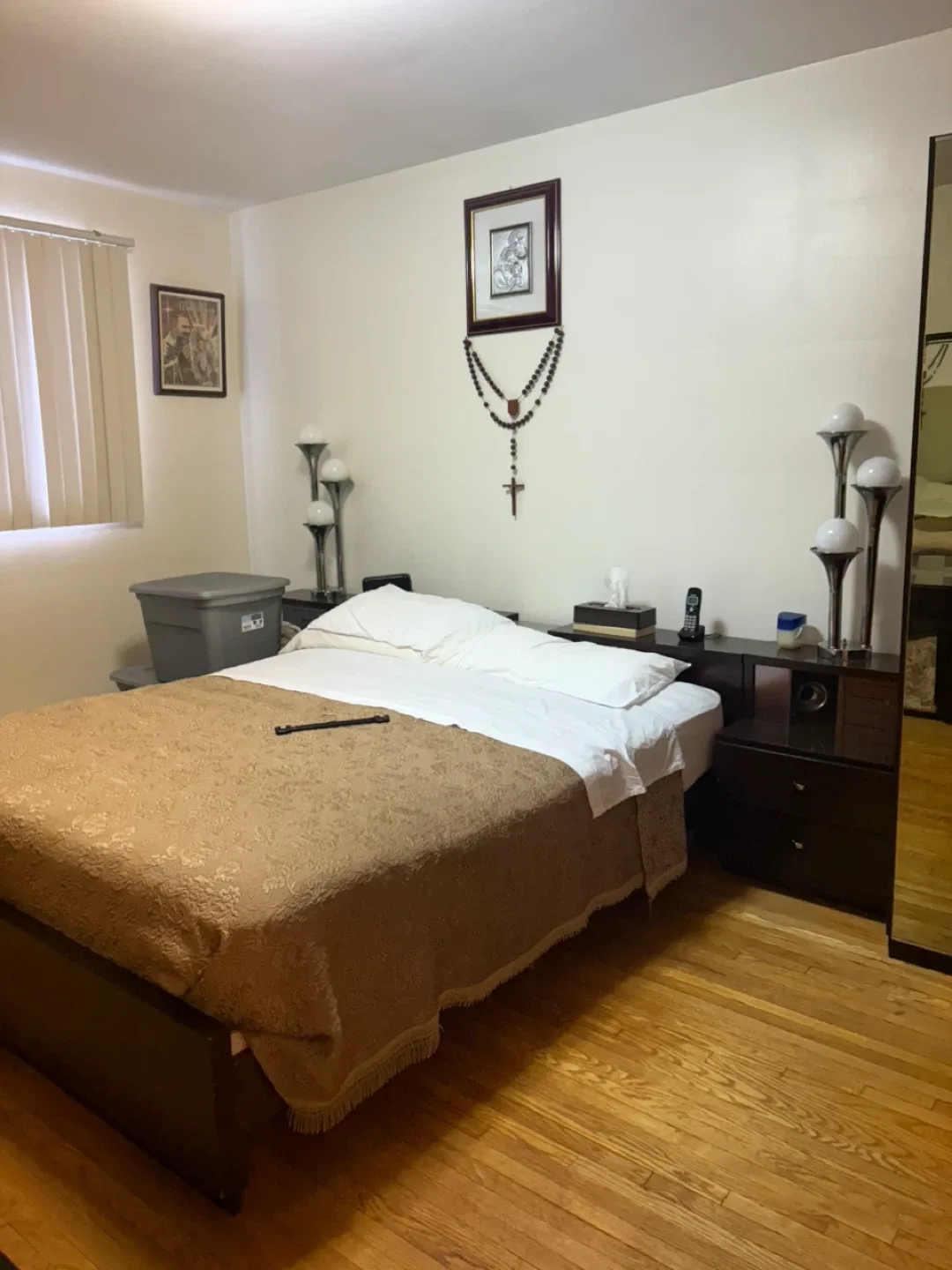 Wardrobe with Mirror Doors image indicator(3)