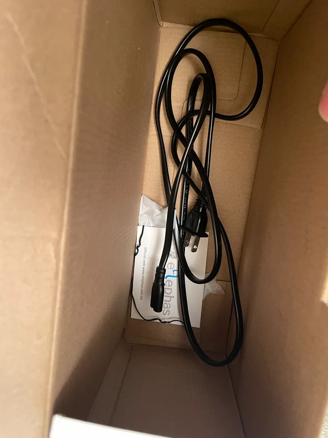 eLEPHAS LED Projector - Includes Box & Accessories image indicator(4)